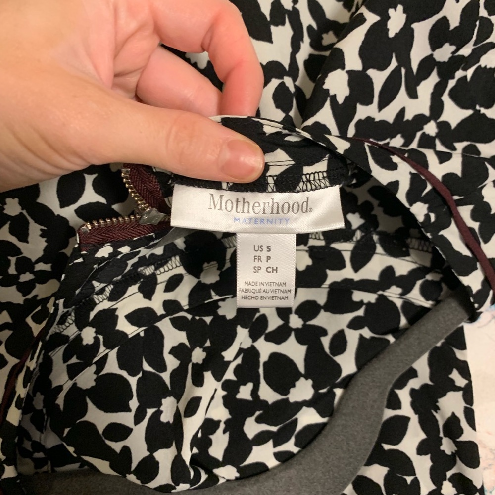 Motherhood maternity blouse size small